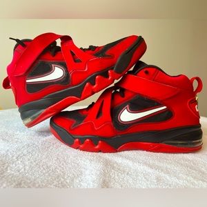 Nike Air Force Max CB 2 Hyperfuse "University Red/Black"